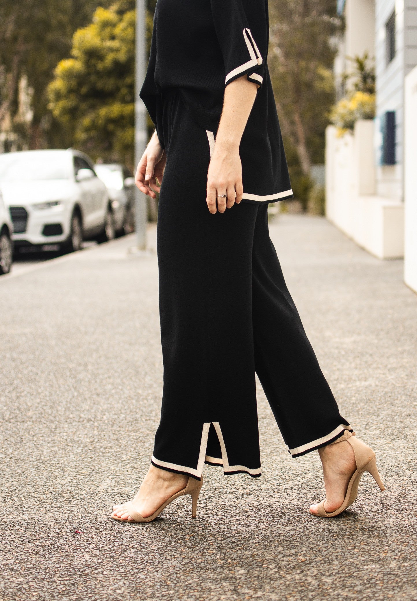 BLACK AND CREAM BORDER KNIT SET