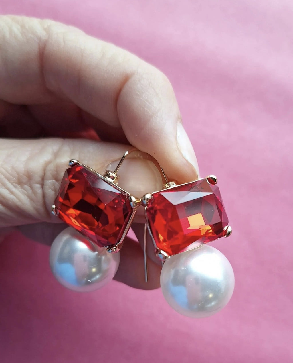 GREENWOOD EARRINGS  MAGGIE RED EMERALD SHAPE FAUX WITH PEARL