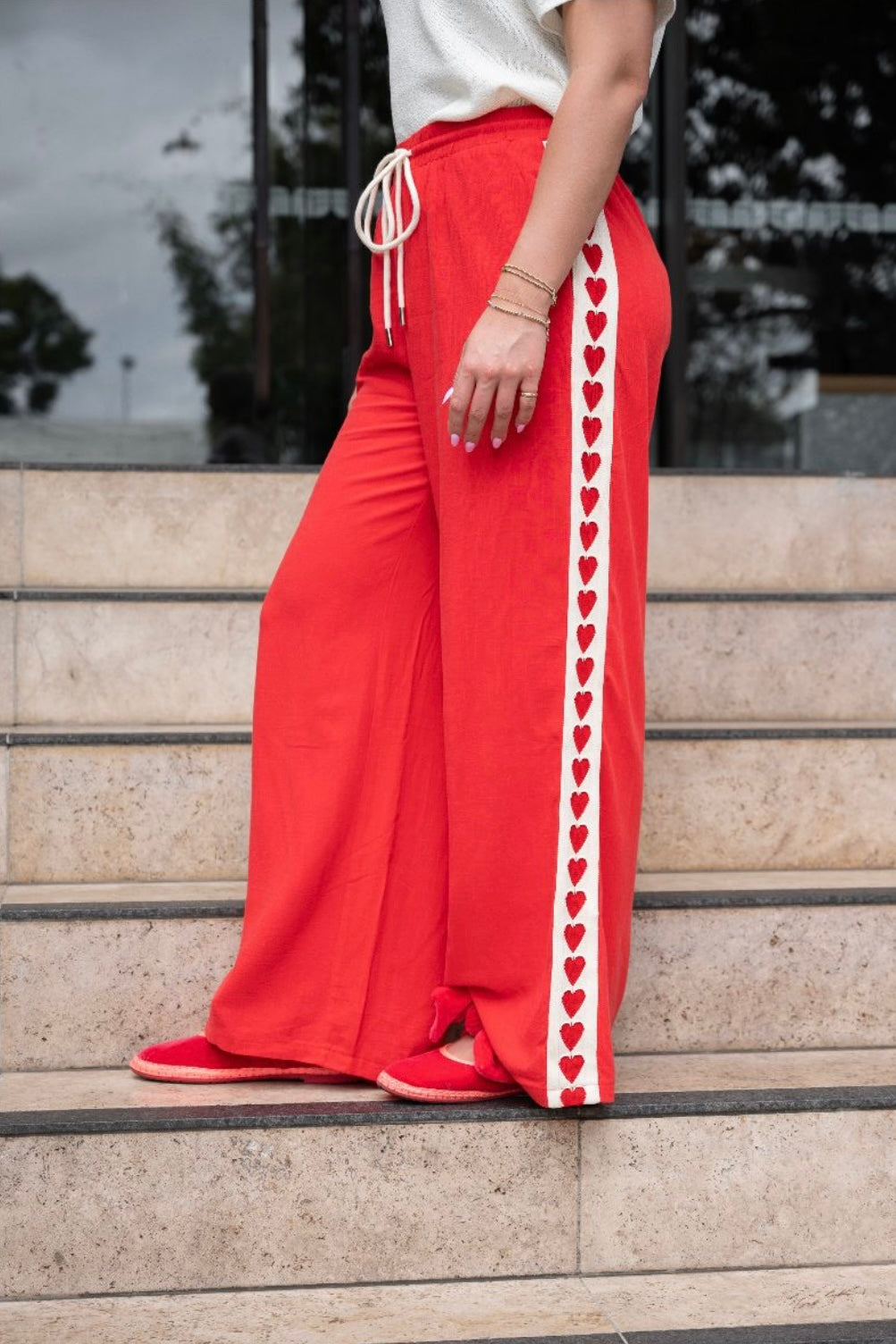 LINEN VISCOSE RED PANTS WITH RED HEARTS
