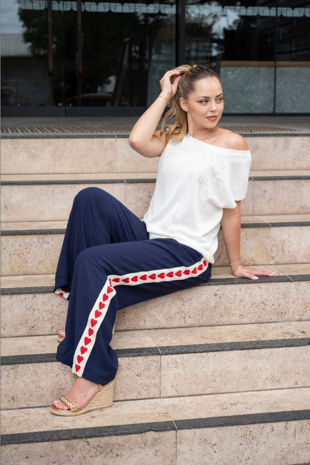 LINEN VISCOSE NAVY PANTS WITH RED HEARTS