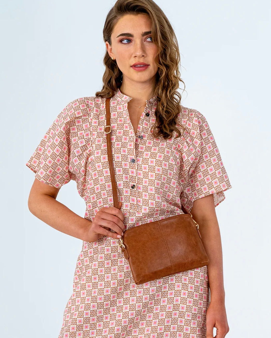 ELMS AND KING BOWERY WALLET - TAN PEBBLE