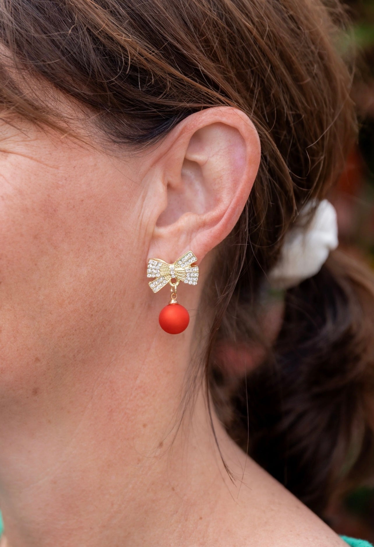 BAUBLE & BOW CHRISTMAS EARRINGS IN RED AND GOLD