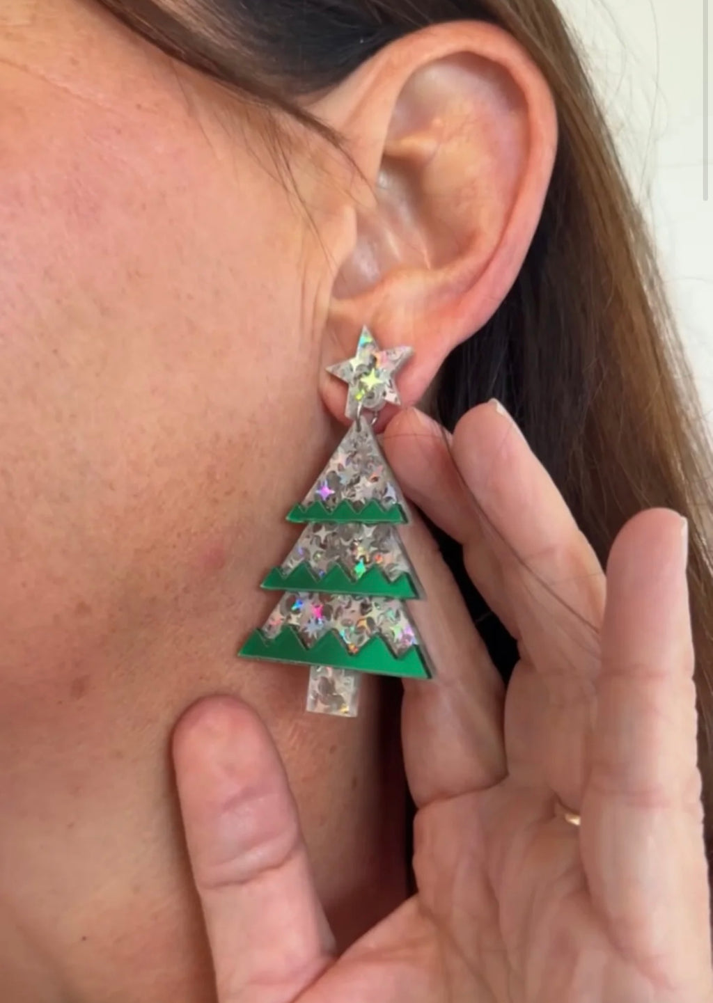 RESIN CHRISTMAS TREE CHRISTMAS EARRING IN GREEN & SILVER
