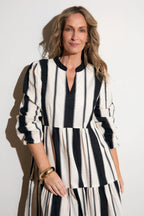 MAXI BLACK AND WHITE V-NECK