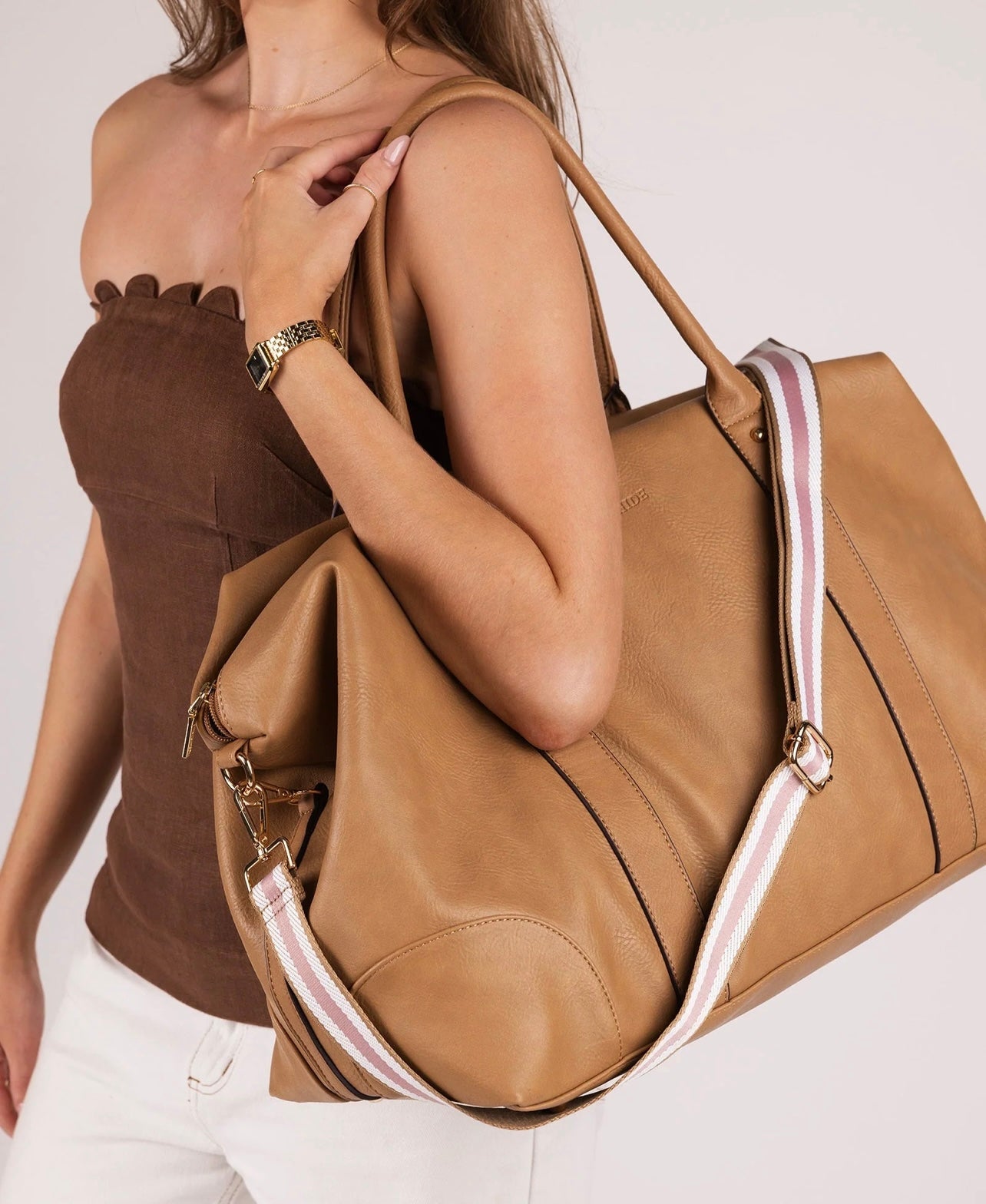 LOUENHIDE ALEXIS CAMEL WEEKENDER TRAVEL BAG