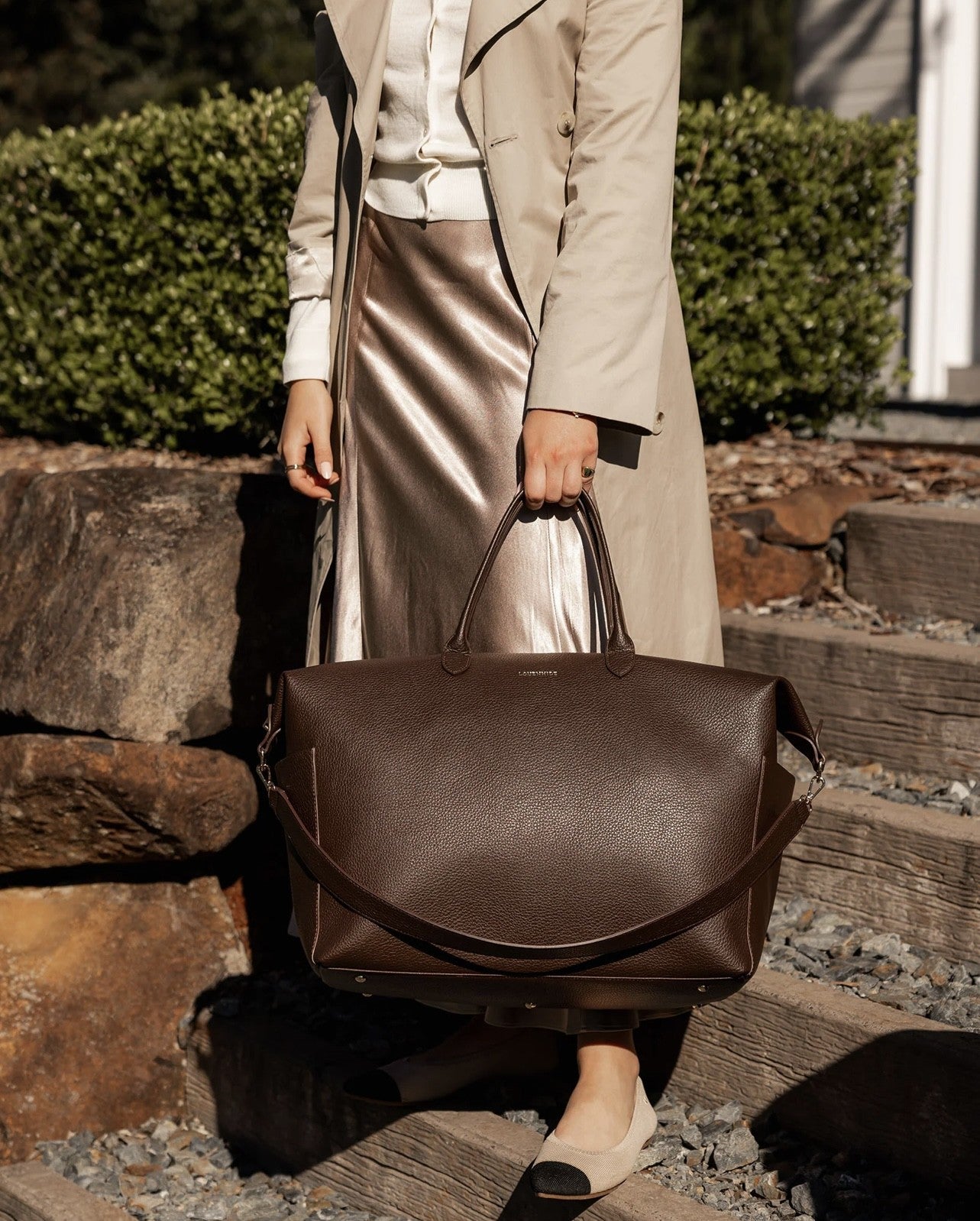 LOUENHIDE OHIO OVERNIGHT BAG CHOCOLATE