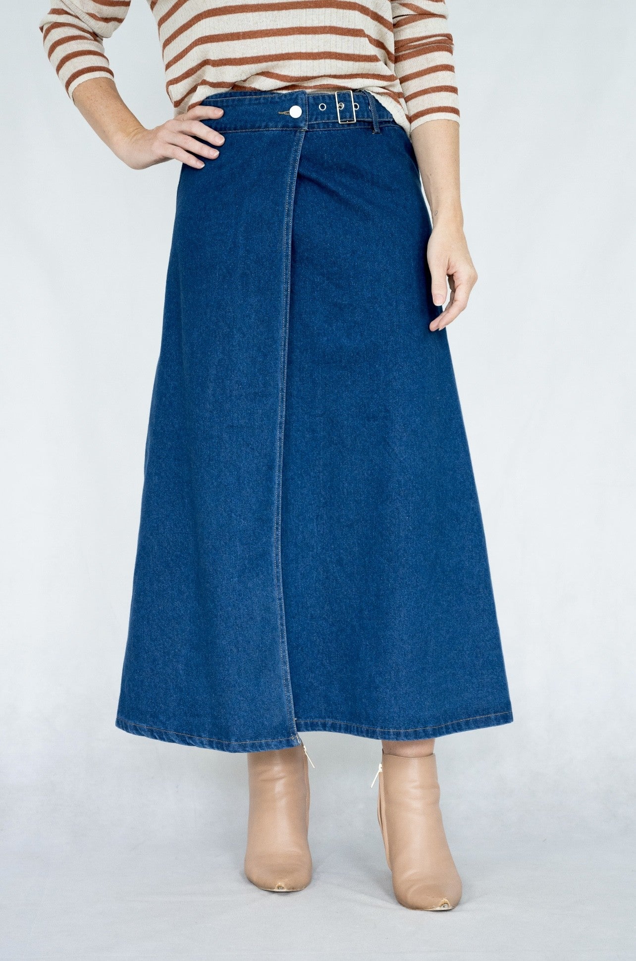 LIGHT DENIM SKIRT