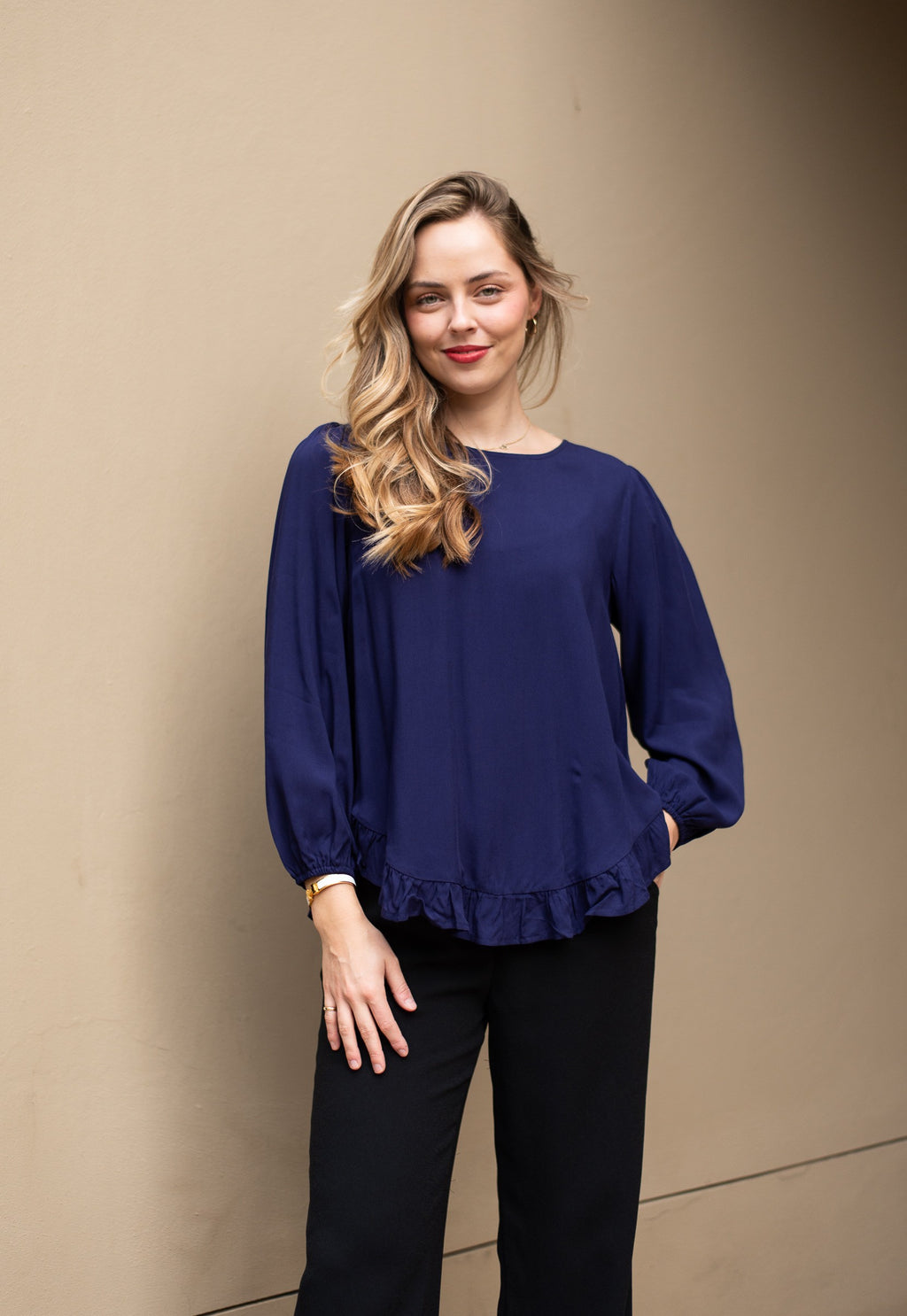 NAVY LONG SLEEVE TOP