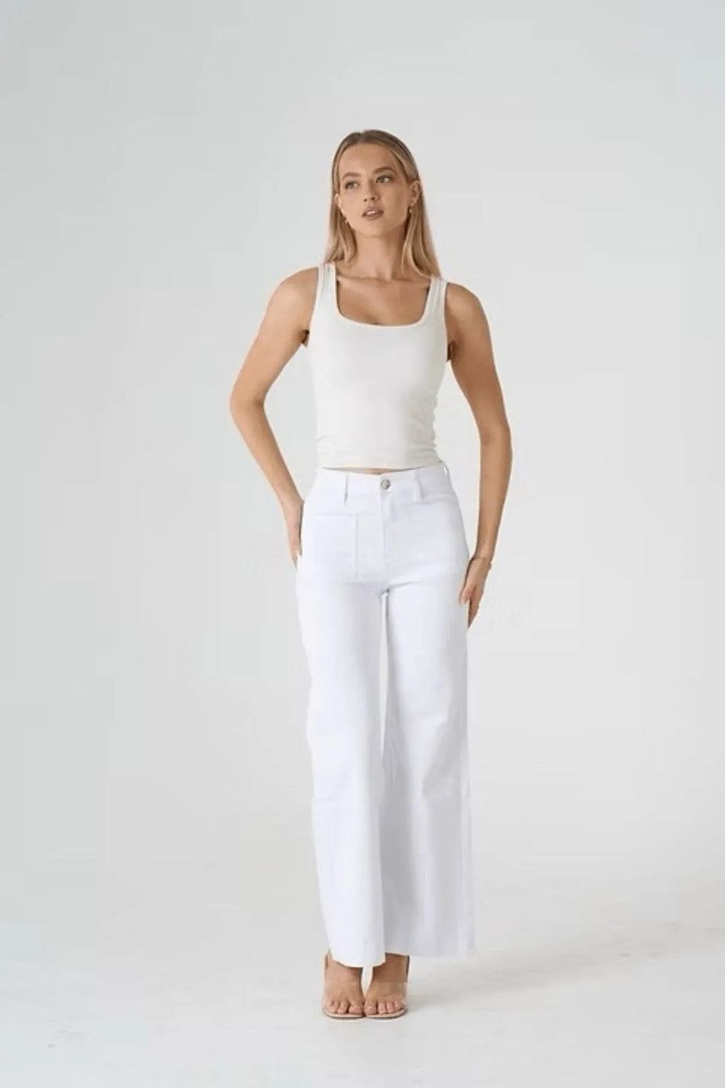 WHITE JEANS