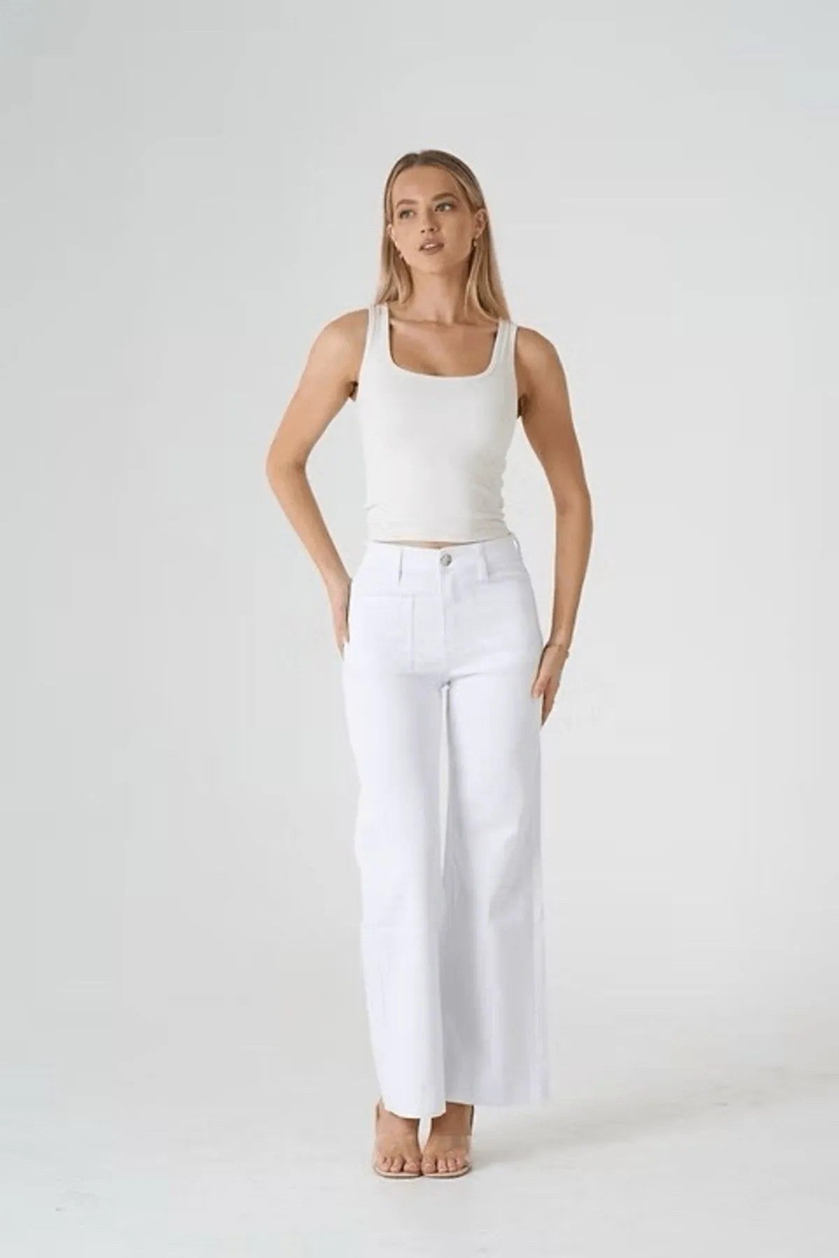 WHITE JEANS