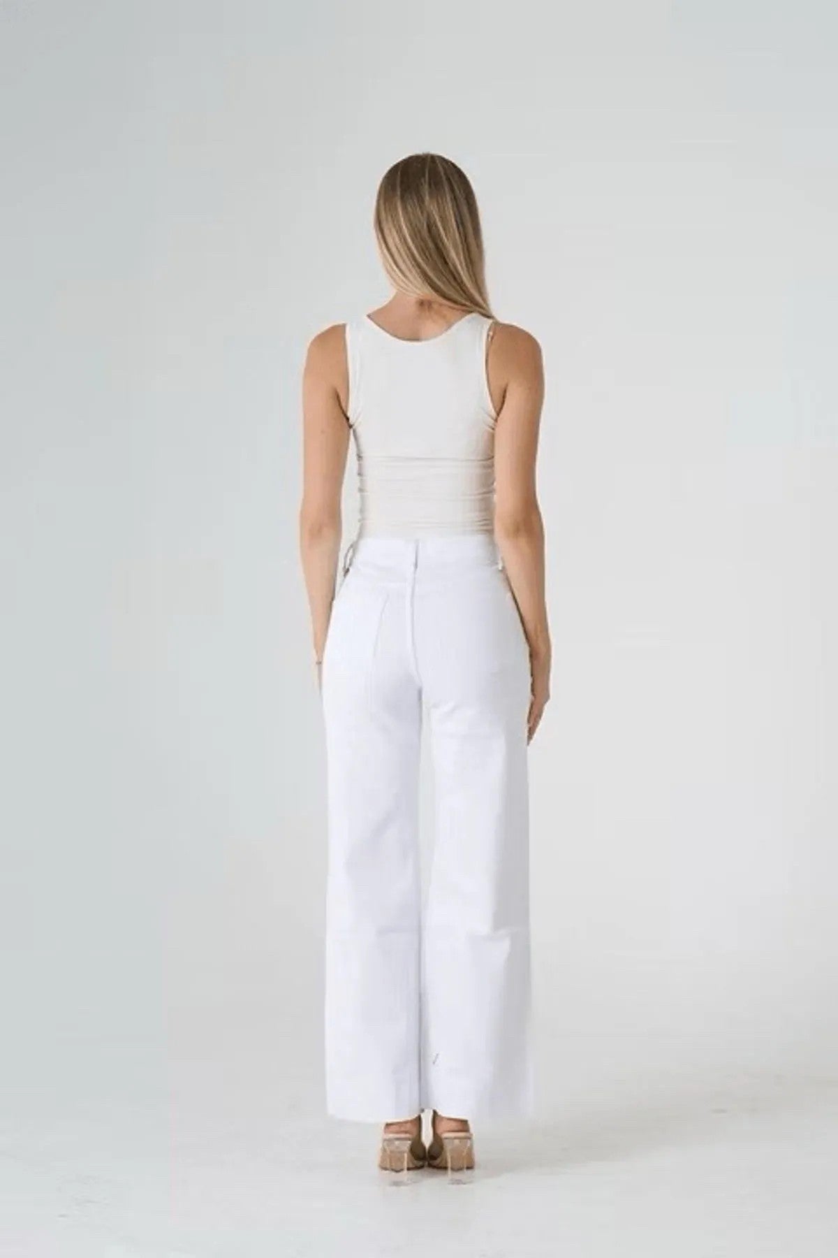 WHITE JEANS