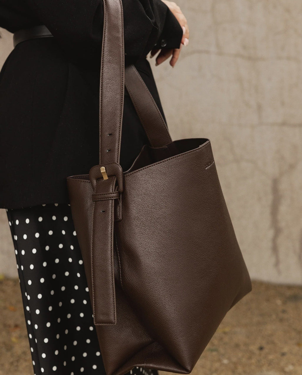 LOUENHIDE Peyton Chocolate Shoulder Bag